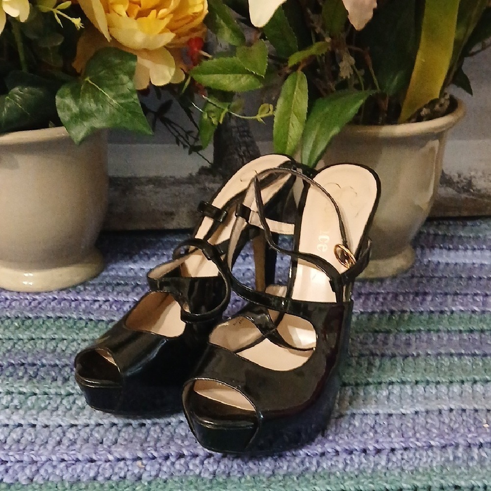 Elegant Black Strappy Women's Heels